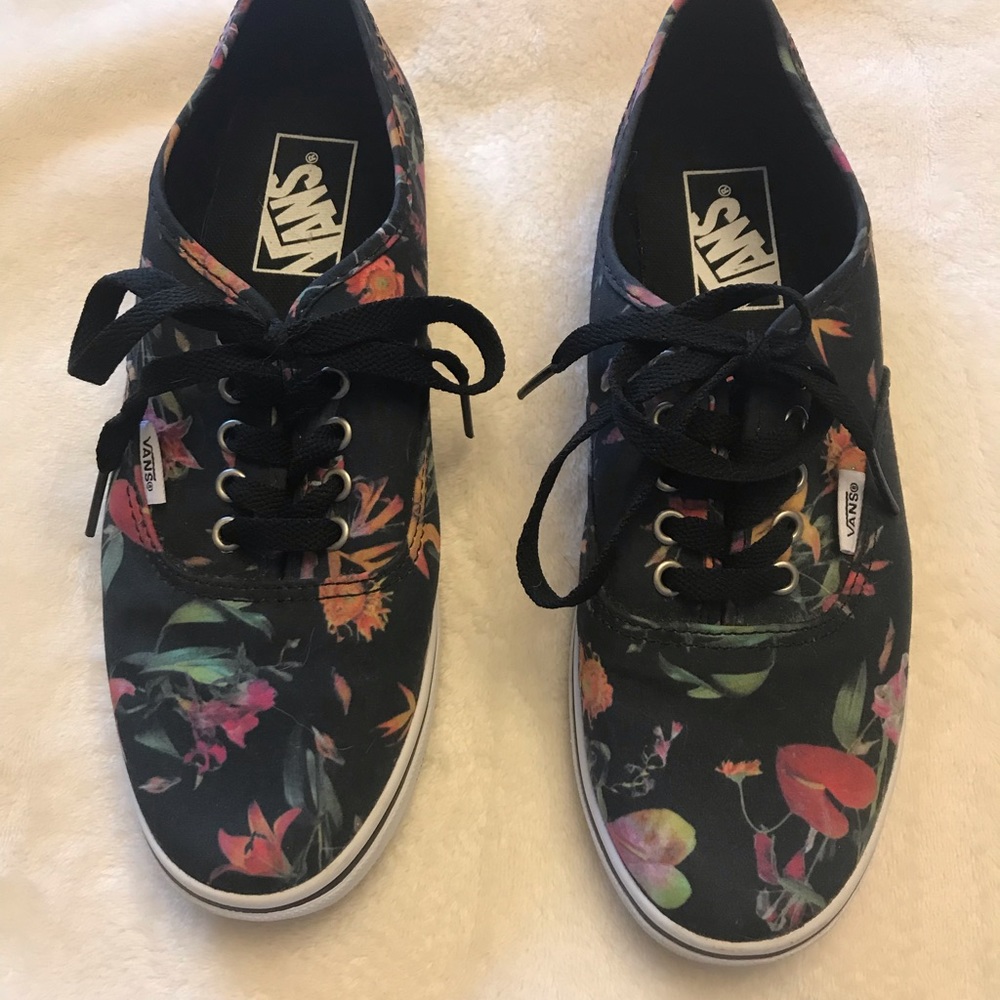 Vans Black Floral Women’s Sneaker 8